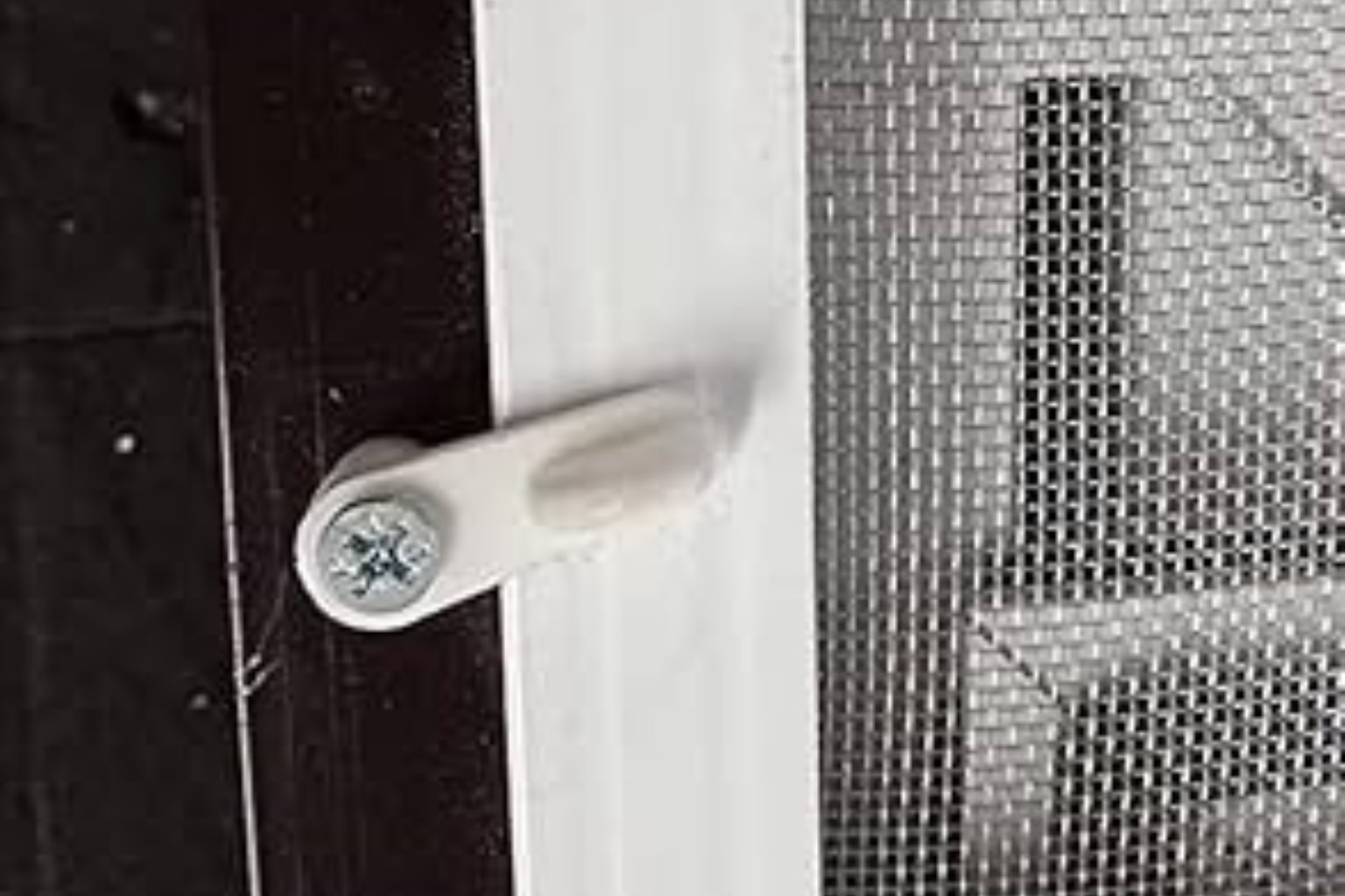 pleated-mesh-lock.jpg
